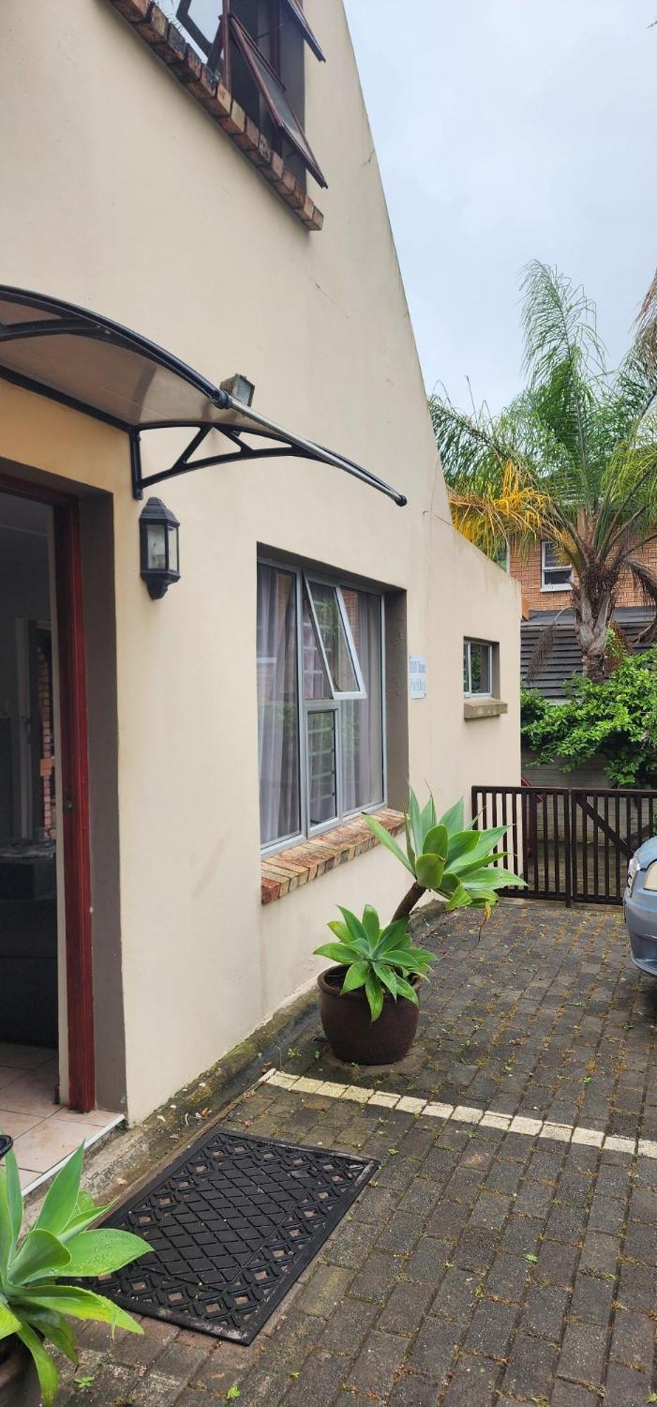 Mackenzies Accommodation East London Exterior photo